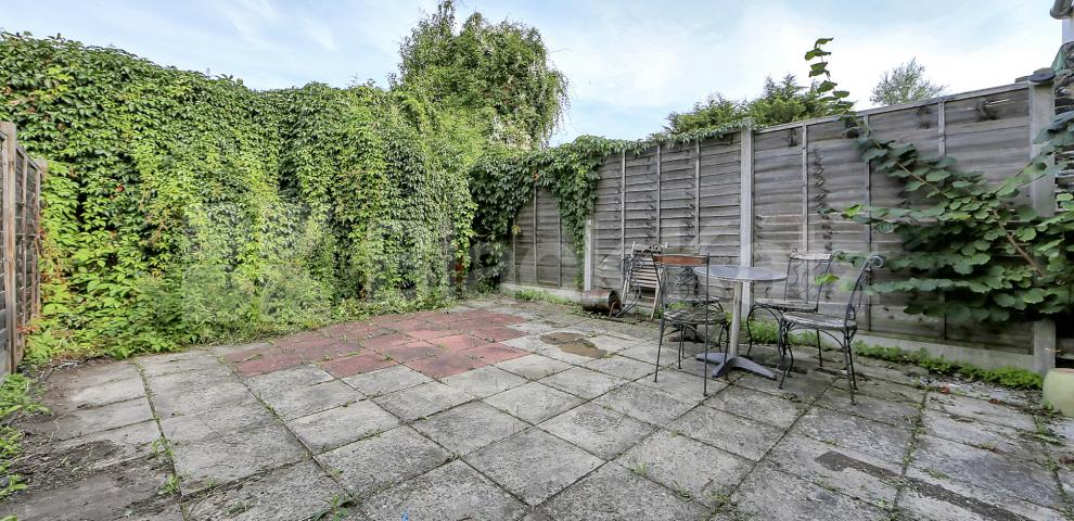 			LET , 5 Bedroom, 1 bath, 1 reception House			 Trundleys Road , Surrey Quays